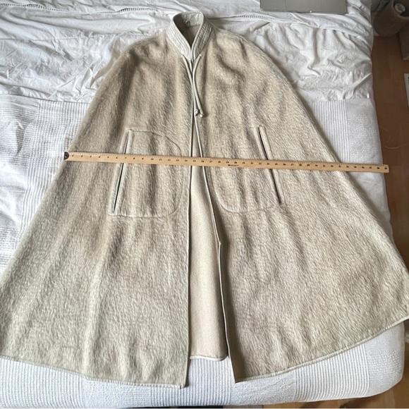 Sills Cream Color Mohair and Leather Reversible Cape with Pockets - Picture 14 of 16